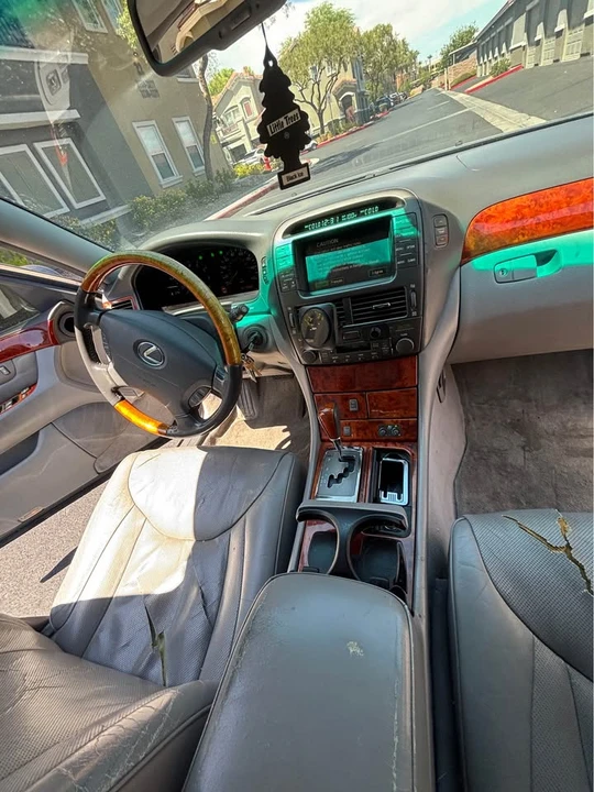 2004 Lexus LS 3rd Gen - Image 15 of 20