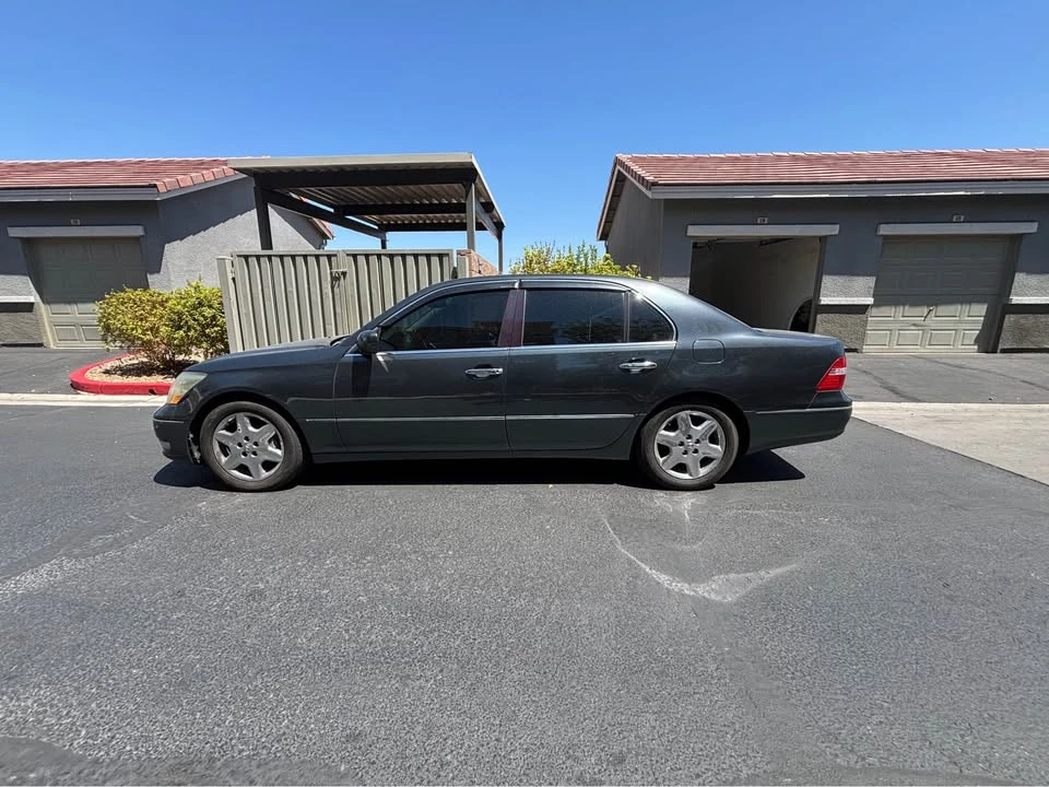 2004 Lexus LS 3rd Gen - Image 9 of 20