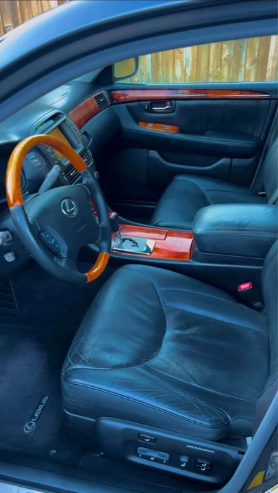 2004 Lexus LS 3rd Gen - Image 7 of 10