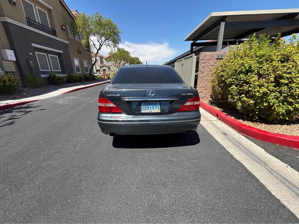 2004 Lexus LS 3rd Gen - Image 5 of 20