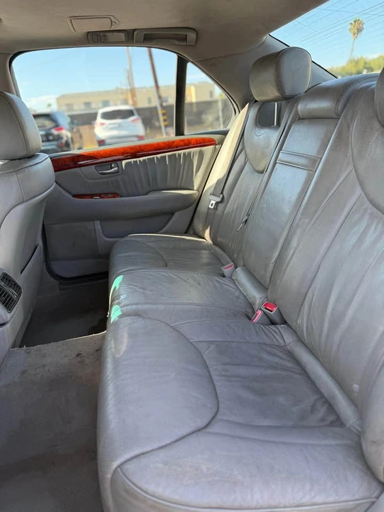 2004 Lexus LS 3rd Gen - Image 16 of 18