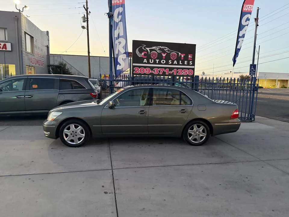 2004 Lexus LS 3rd Gen - Image 2 of 17