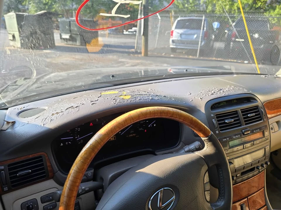 2004 Lexus LS 3rd Gen - Image 12 of 13
