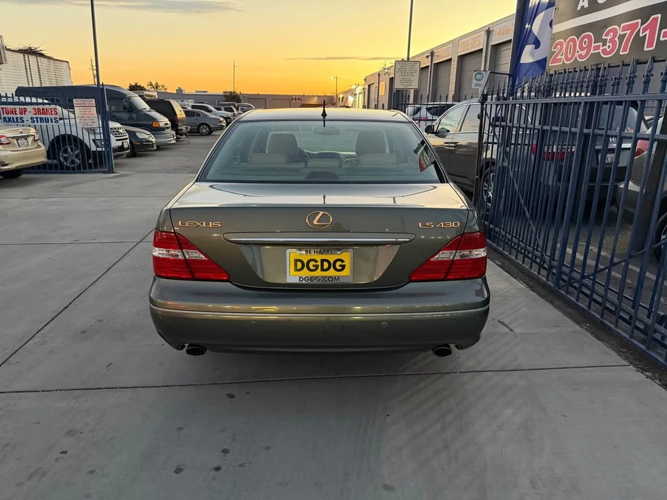 2004 Lexus LS 3rd Gen - Image 4 of 17