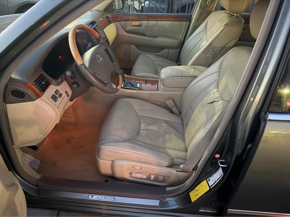 2004 Lexus LS 3rd Gen - Image 9 of 17