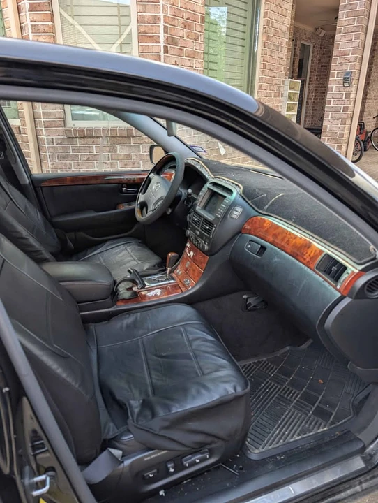 2004 Lexus LS 3rd Gen - Image 5 of 9