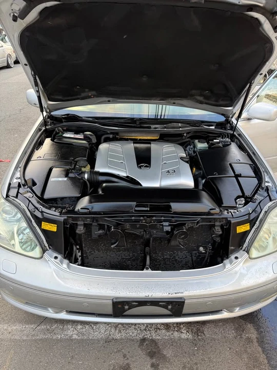 2004 Lexus LS 3rd Gen - Image 8 of 15