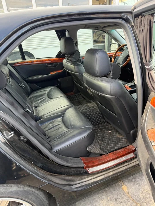 2004 Lexus LS 3rd Gen - Image 6 of 7