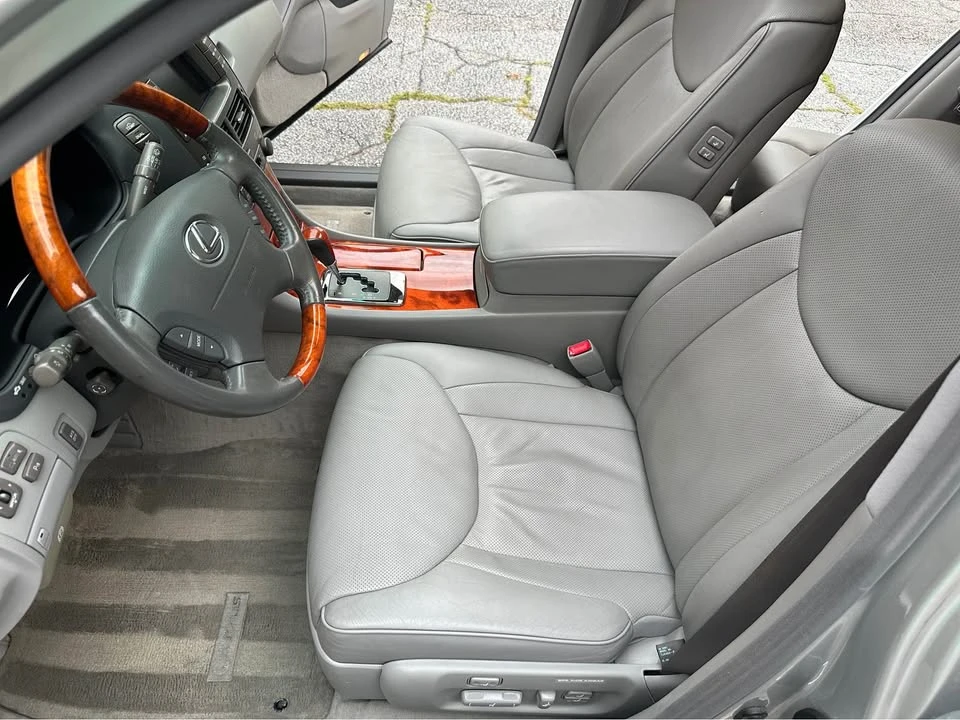 2004 Lexus LS 3rd Gen - Image 10 of 20