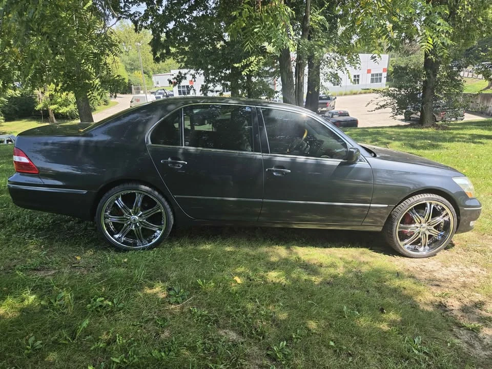 2004 Lexus LS 3rd Gen - Image 3 of 7