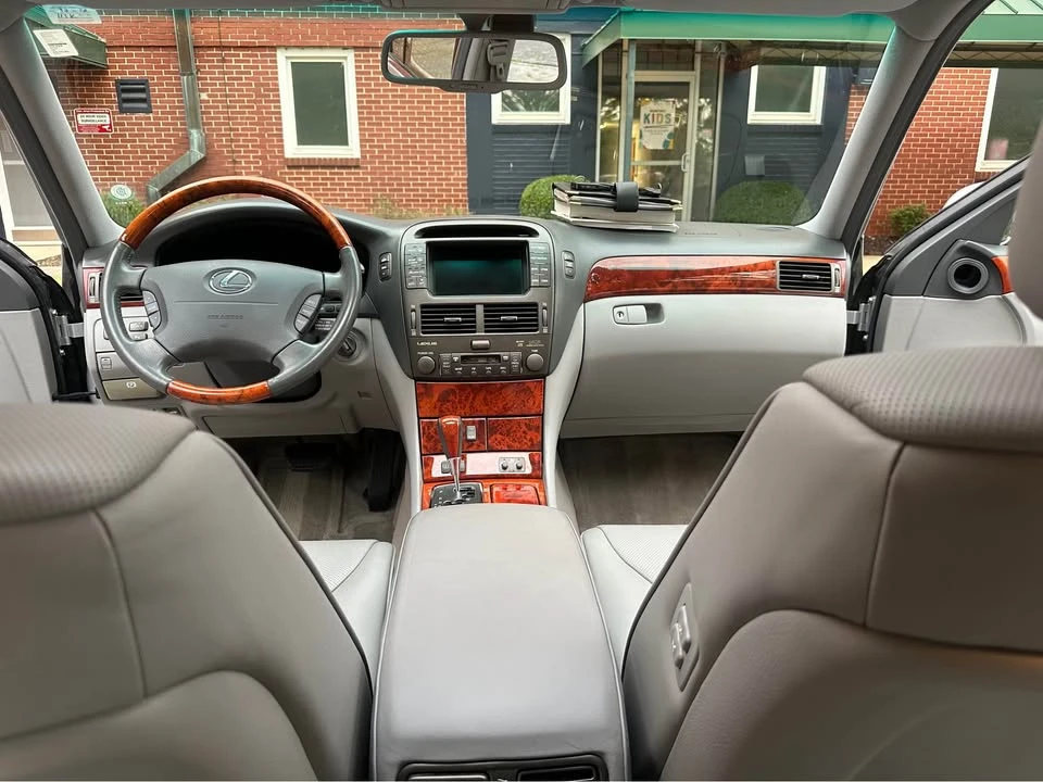 2004 Lexus LS 3rd Gen - Image 18 of 20