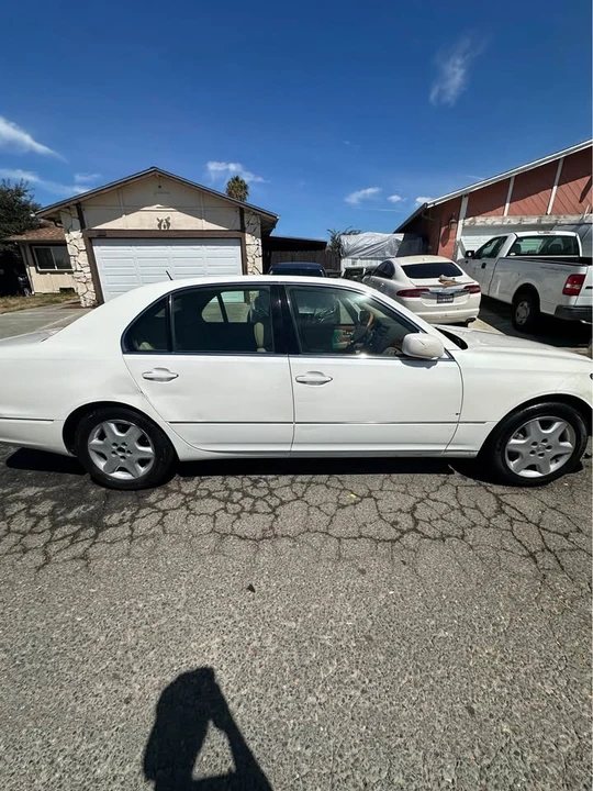 2004 Lexus LS 3rd Gen - Image 10 of 12