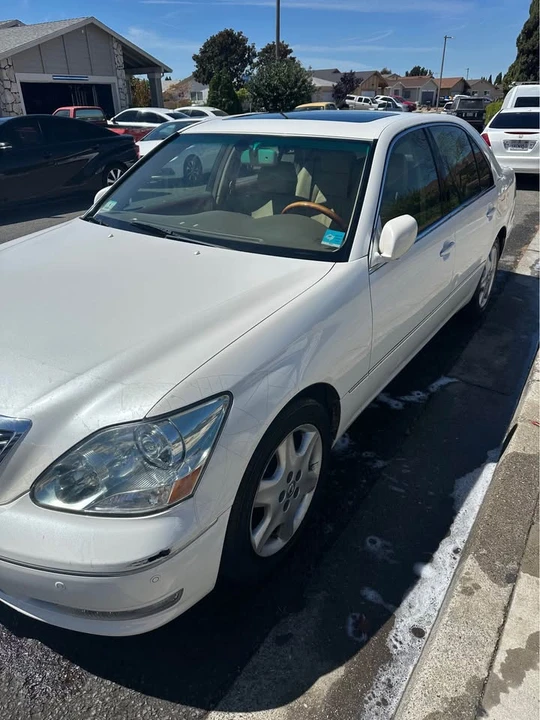 2004 Lexus LS 3rd Gen - Image 2 of 12