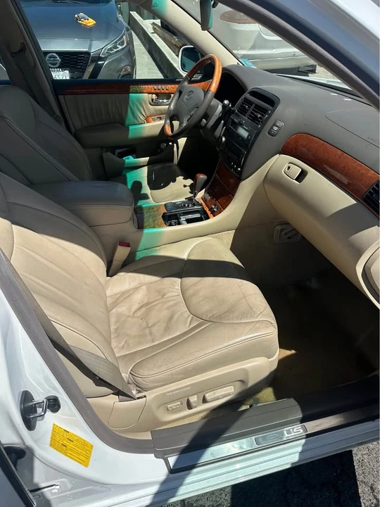 2004 Lexus LS 3rd Gen - Image 8 of 12