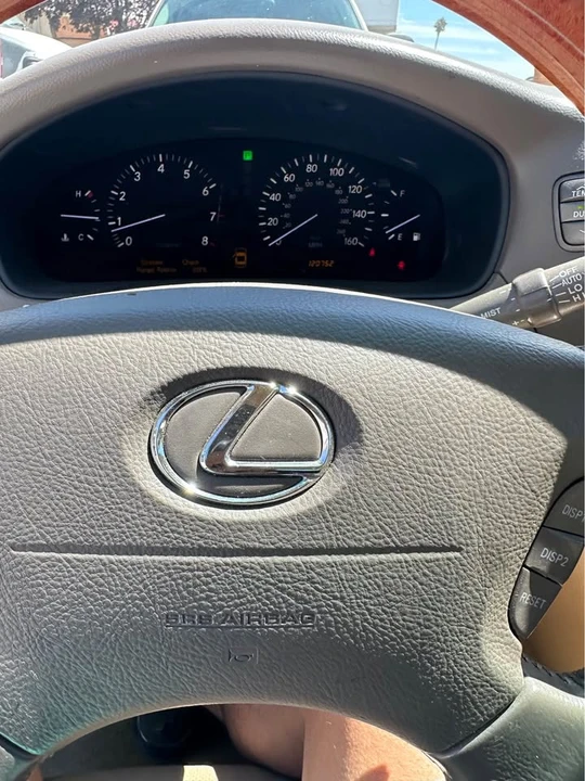 2004 Lexus LS 3rd Gen - Image 6 of 12