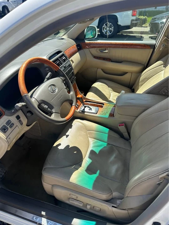 2004 Lexus LS 3rd Gen - Image 5 of 12