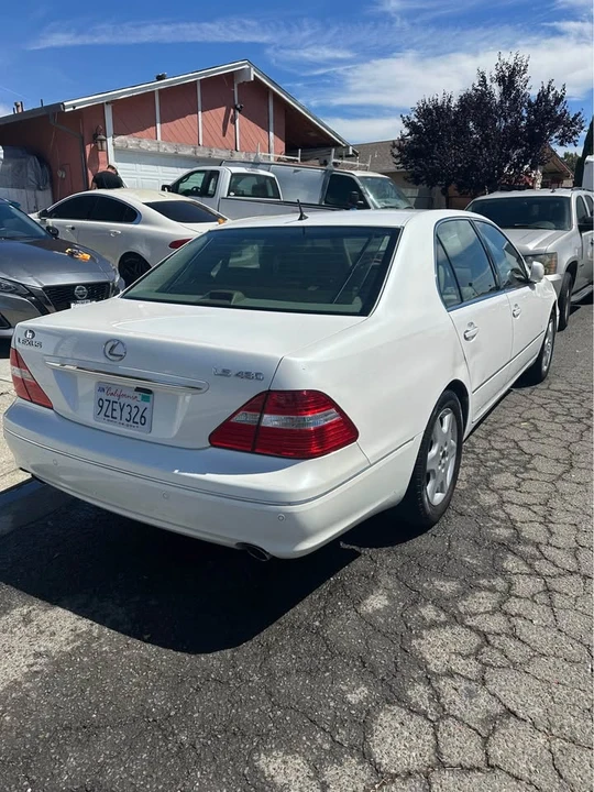 2004 Lexus LS 3rd Gen - Image 4 of 12