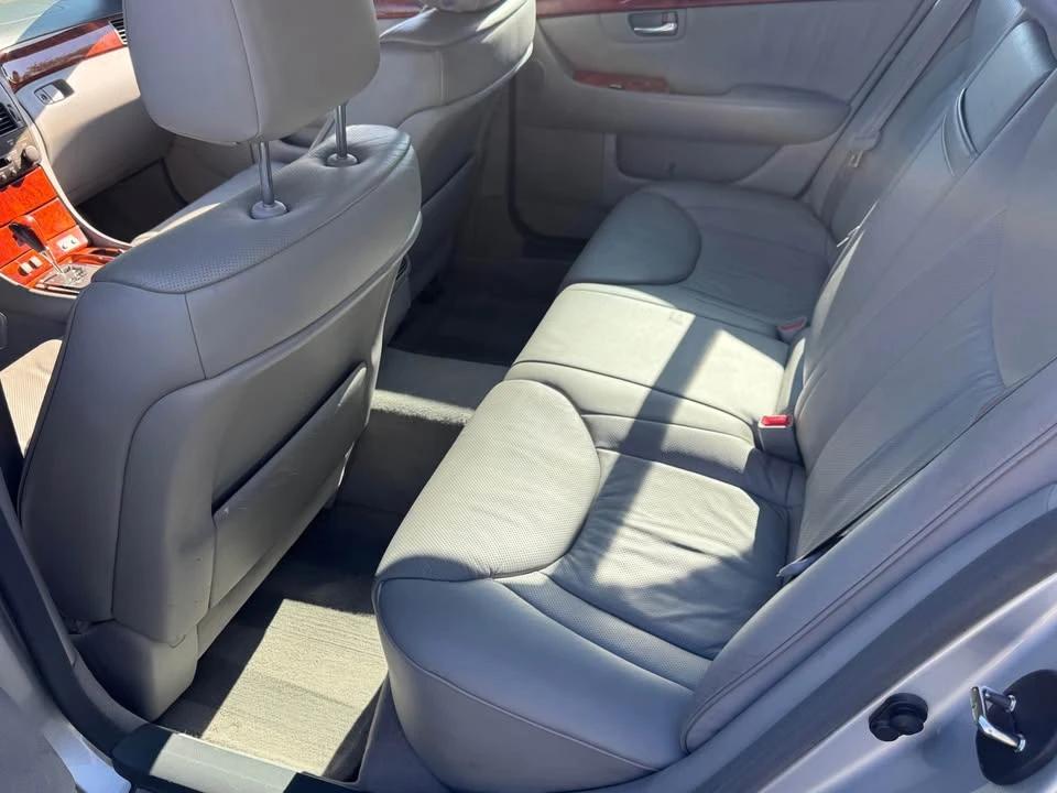 2004 Lexus LS 3rd Gen - Image 5 of 8