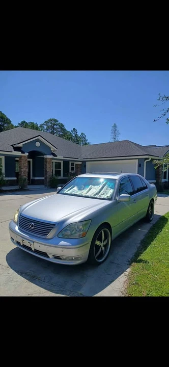 2004 Lexus LS 3rd Gen - Image 5 of 18