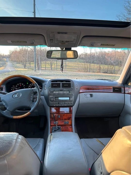 2004 Lexus LS 3rd Gen - Image 5 of 5