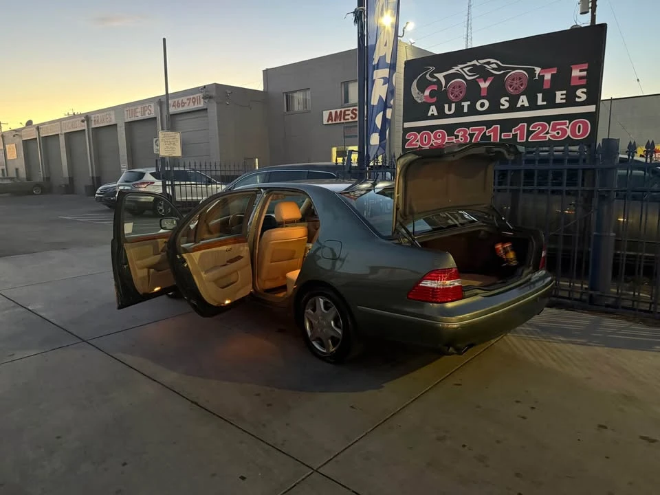 2004 Lexus LS 3rd Gen - Image 16 of 17