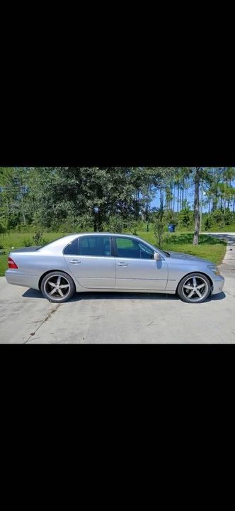 2004 Lexus LS 3rd Gen - Image 7 of 18