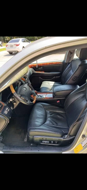 2004 Lexus LS 3rd Gen - Image 14 of 18