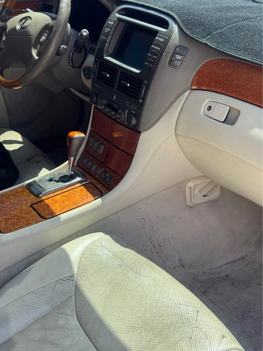 2004 Lexus LS 3rd Gen - Image 6 of 10