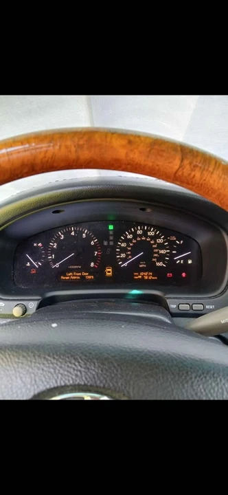 2004 Lexus LS 3rd Gen - Image 8 of 18