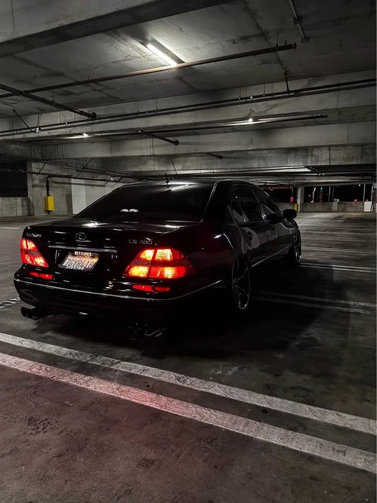 2004 Lexus LS 3rd Gen - Image 2 of 7