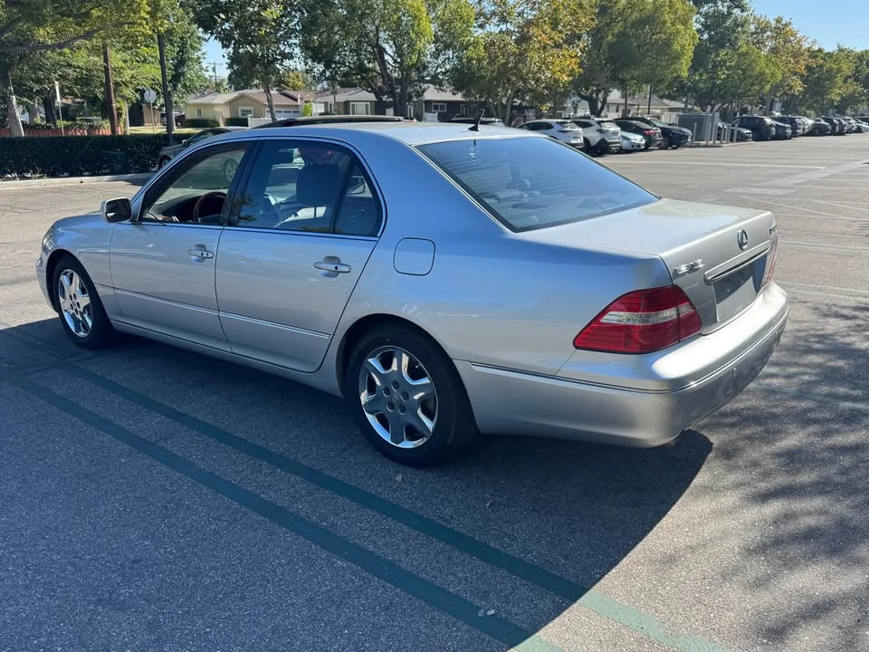 2004 Lexus LS 3rd Gen - Image 4 of 8