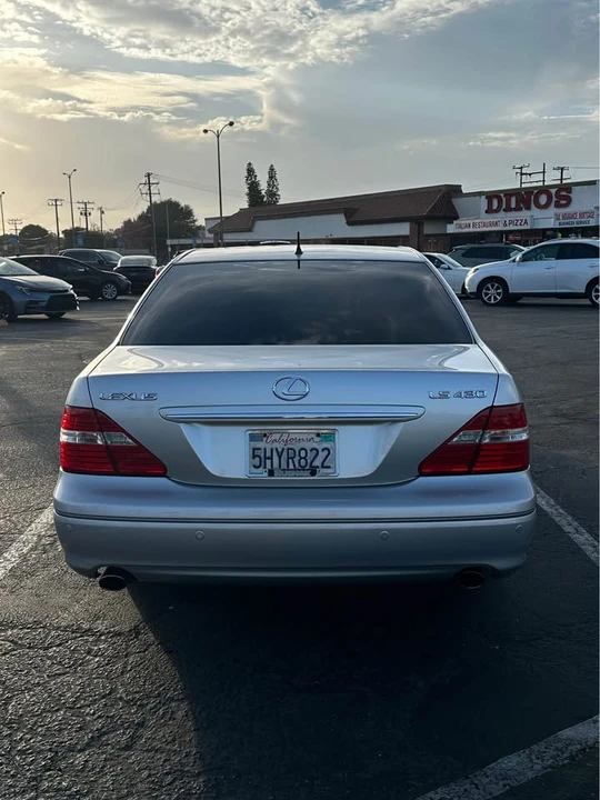 2004 Lexus LS 3rd Gen - Image 3 of 12