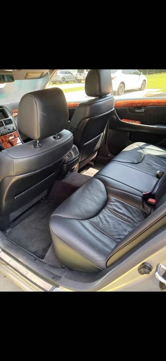 2004 Lexus LS 3rd Gen - Image 15 of 18