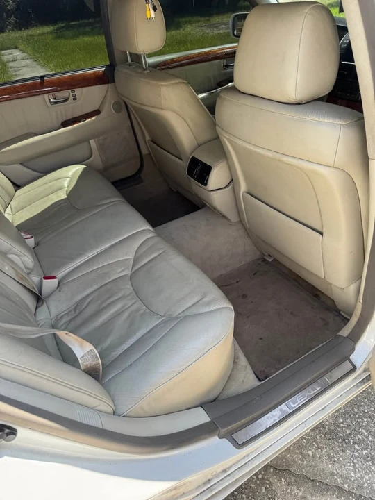 2004 Lexus LS 3rd Gen - Image 7 of 10
