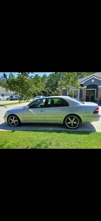 2004 Lexus LS 3rd Gen - Image 6 of 18