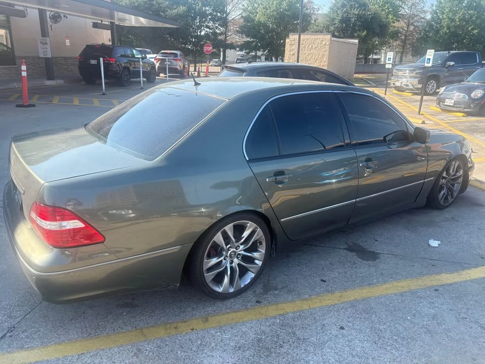 2004 Lexus LS 3rd Gen - Image 2 of 4
