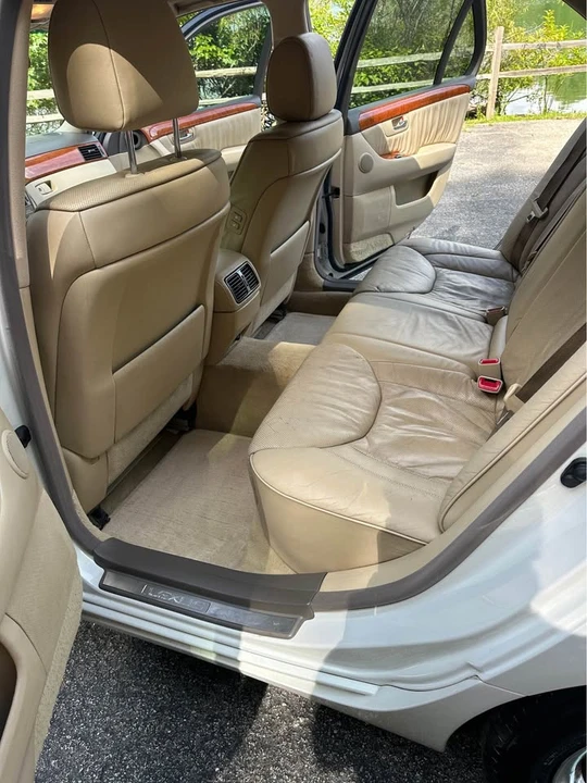 2004 Lexus LS 3rd Gen - Image 14 of 19