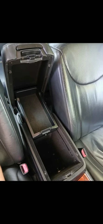 2004 Lexus LS 3rd Gen - Image 11 of 18