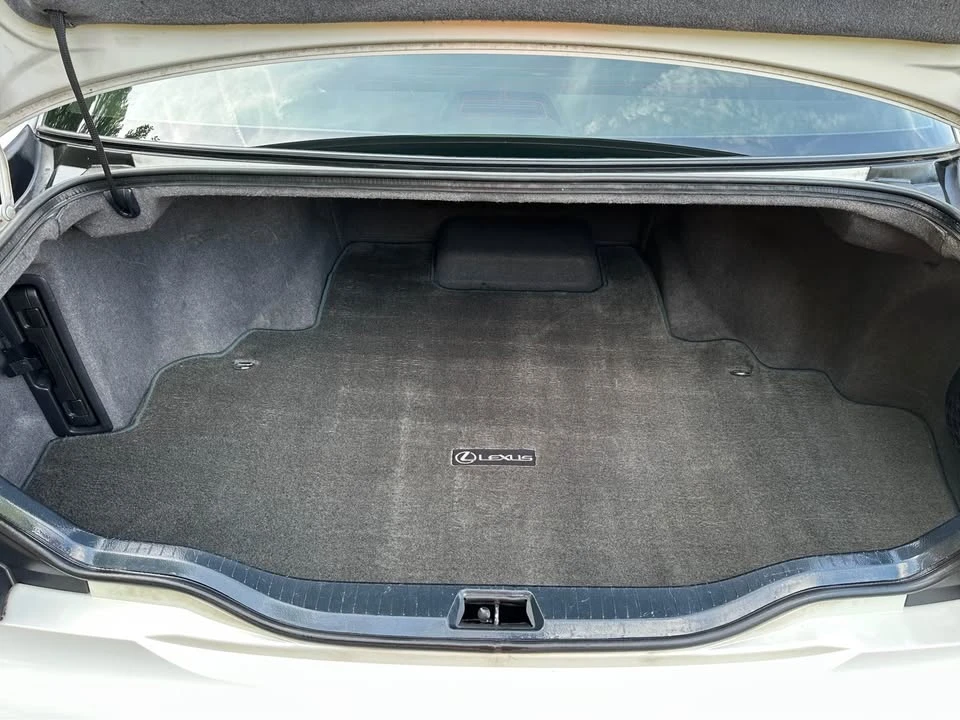 2004 Lexus LS 3rd Gen - Image 8 of 19