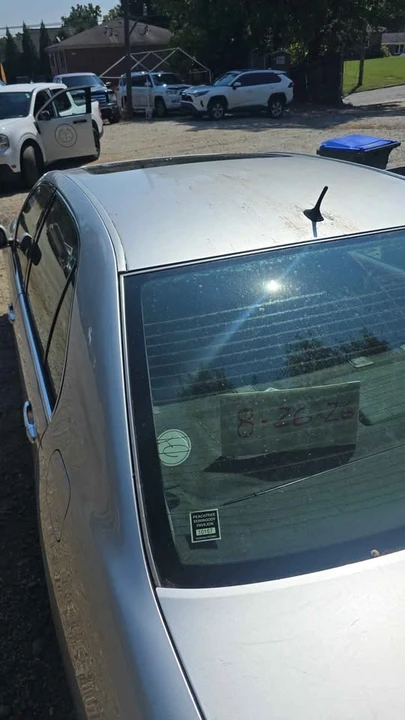 2004 Lexus LS 3rd Gen - Image 13 of 13