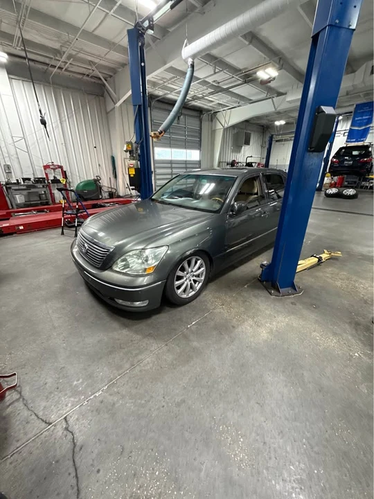 2004 Lexus LS 3rd Gen - Image 2 of 9
