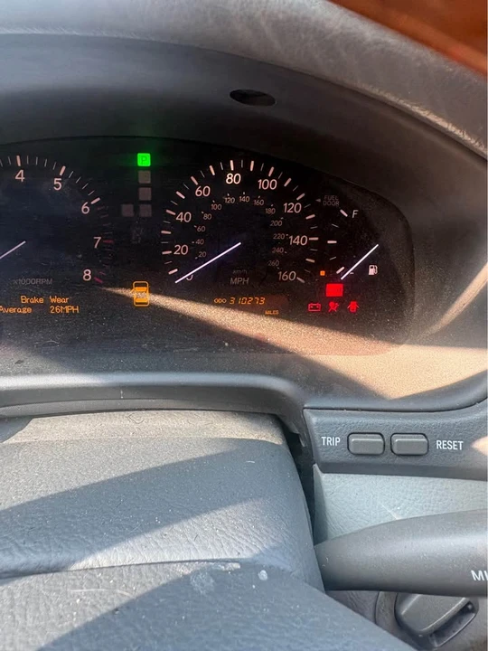 2004 Lexus LS 3rd Gen - Image 4 of 4