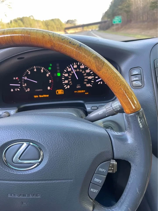 2004 Lexus LS 3rd Gen - Image 5 of 10