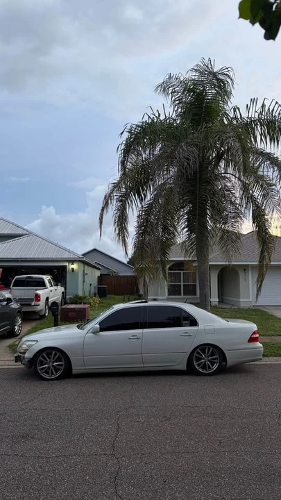 2004 Lexus LS 3rd Gen - Image 3 of 11
