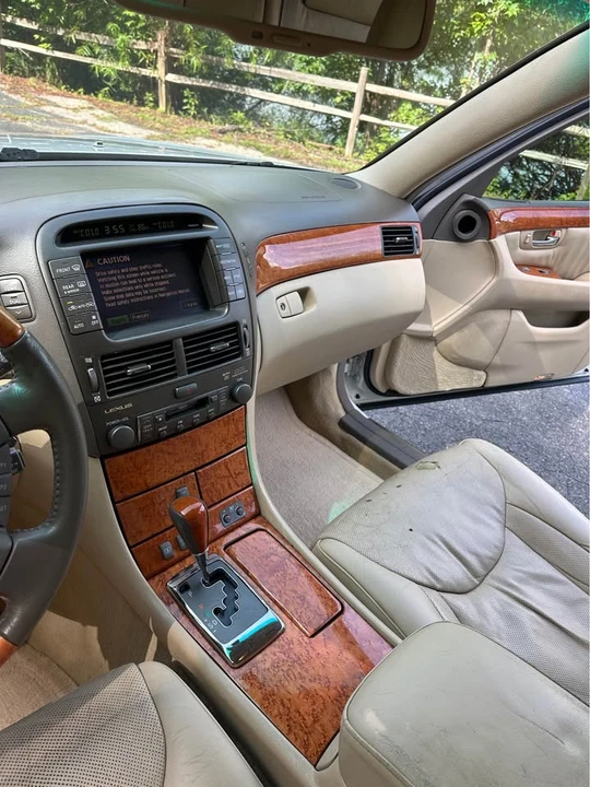 2004 Lexus LS 3rd Gen - Image 10 of 19