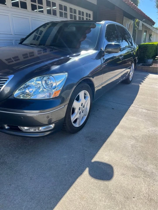 2004 Lexus LS 3rd Gen - Image 16 of 20