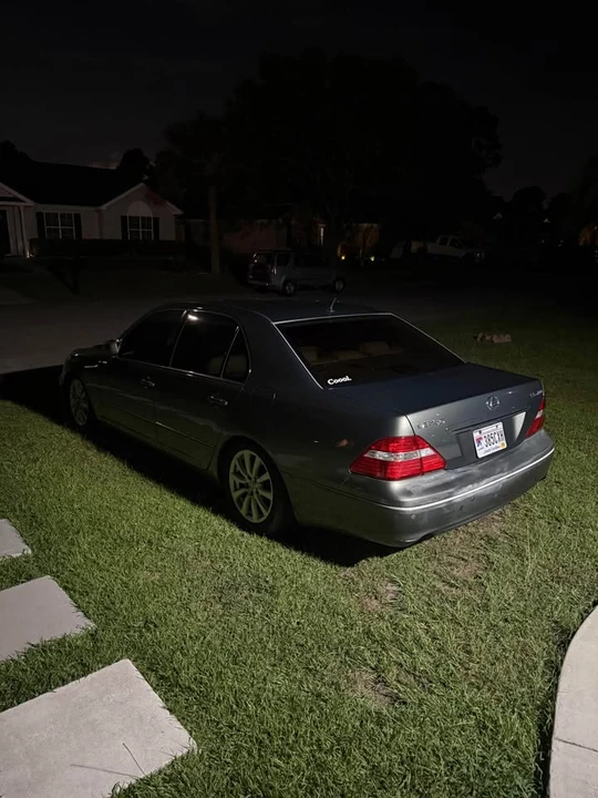 2004 Lexus LS 3rd Gen - Image 3 of 9