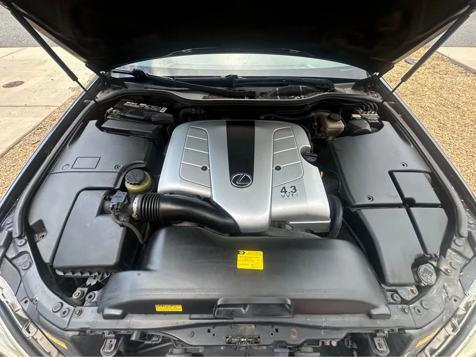 2004 Lexus LS 3rd Gen - Image 8 of 13