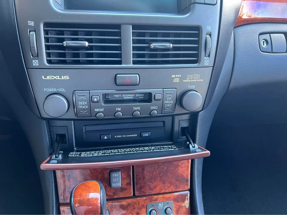 2004 Lexus LS 3rd Gen - Image 12 of 20