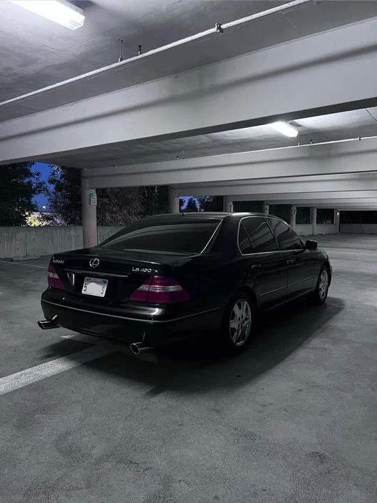 2004 Lexus LS 3rd Gen - Image 5 of 16